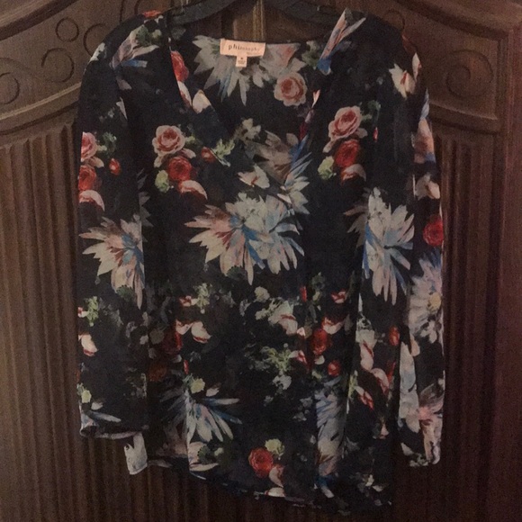 Sheer Floral Pullover Blouse - Picture 3 of 5